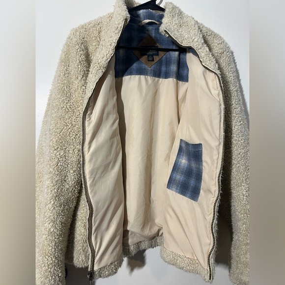 Pendleton women’s Tan Teddy Jacket - Picture 3 of 4